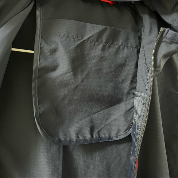 UNIQLO Kids Hooded Windbreaker - Picture 7 of 7